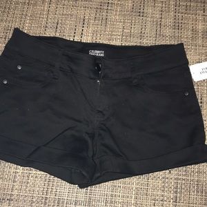 New with tag black stretchy jean shorts